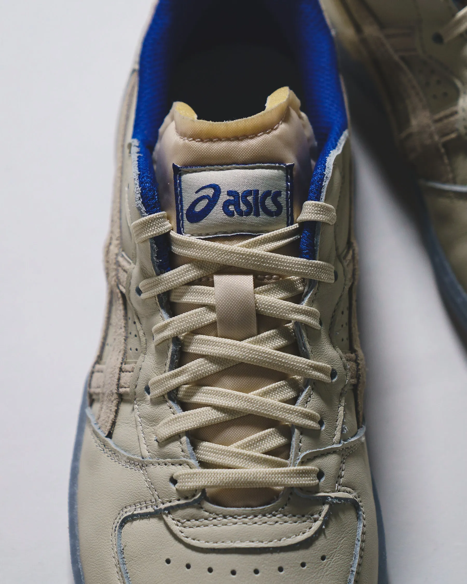 Asics Unisex Skyhand OG Pale Oak Vanilla 1203A613-200