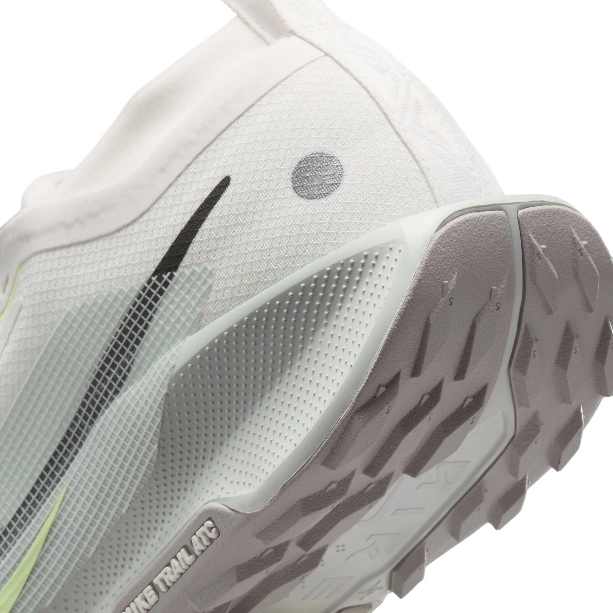 Men??s React Pegasus Trail 5 GORE-TEX (102 - Summit White/Sequoia-Light Silver)