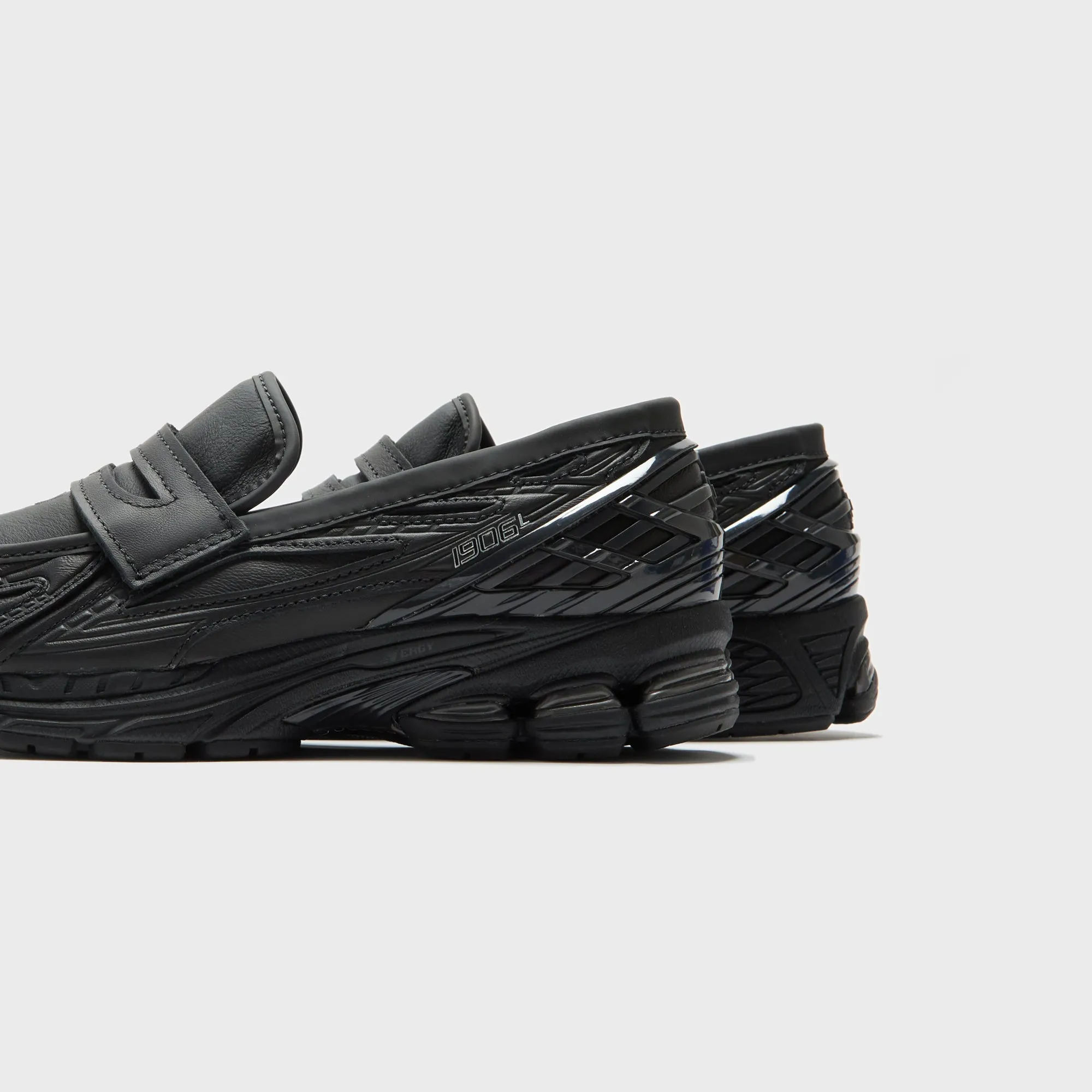 New Balance 1906 Loafer - Black