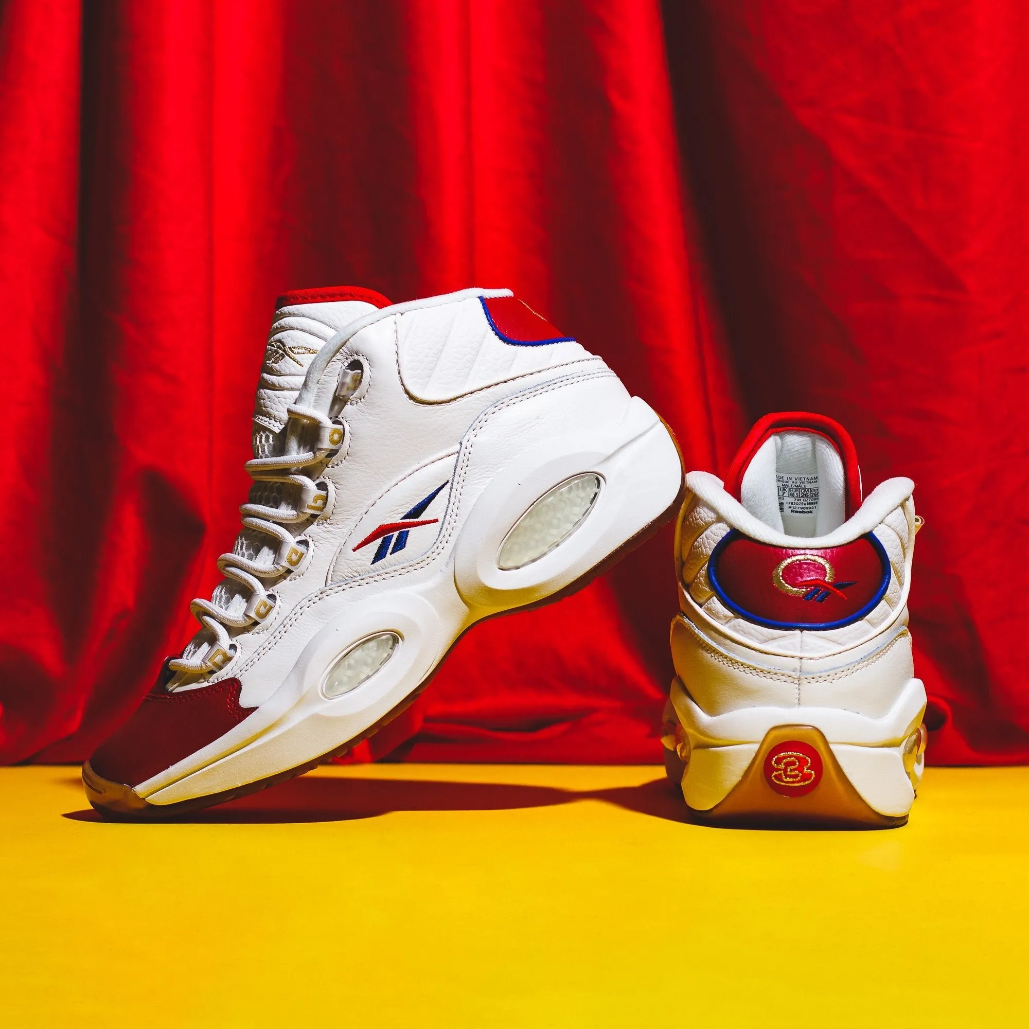 Reebok Classics Basketball Men Question Mid Allen Iverson White Red Blue GZ7099